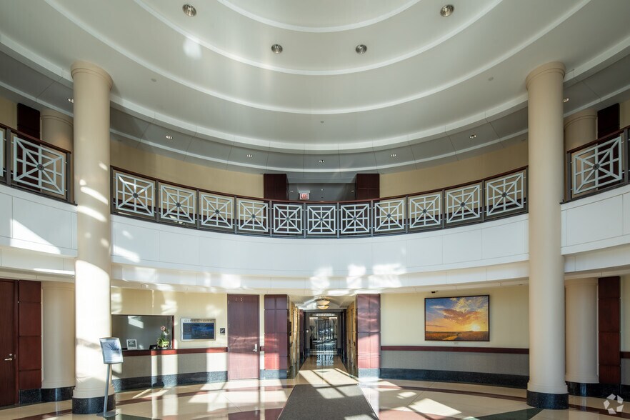 More Photos Of 20 N Martingale Rd, Schaumburg Office For Lease