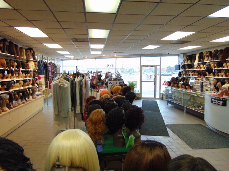 More Photos Of 15390 Gratiot Ave, Detroit Storefront For Sale