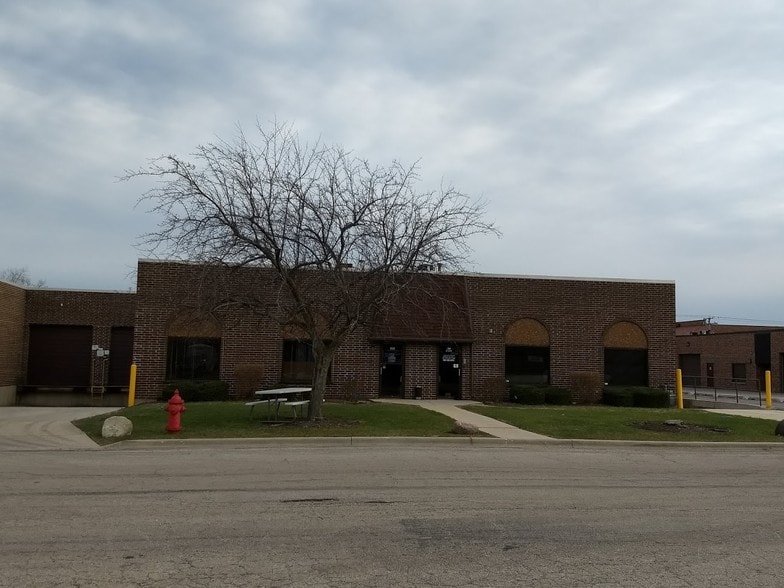 More Photos Of 230-234 James St, Bensenville Warehouse For Lease