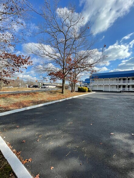 More Photos Of 633 White Horse Pike, Absecon Hotel For Sale