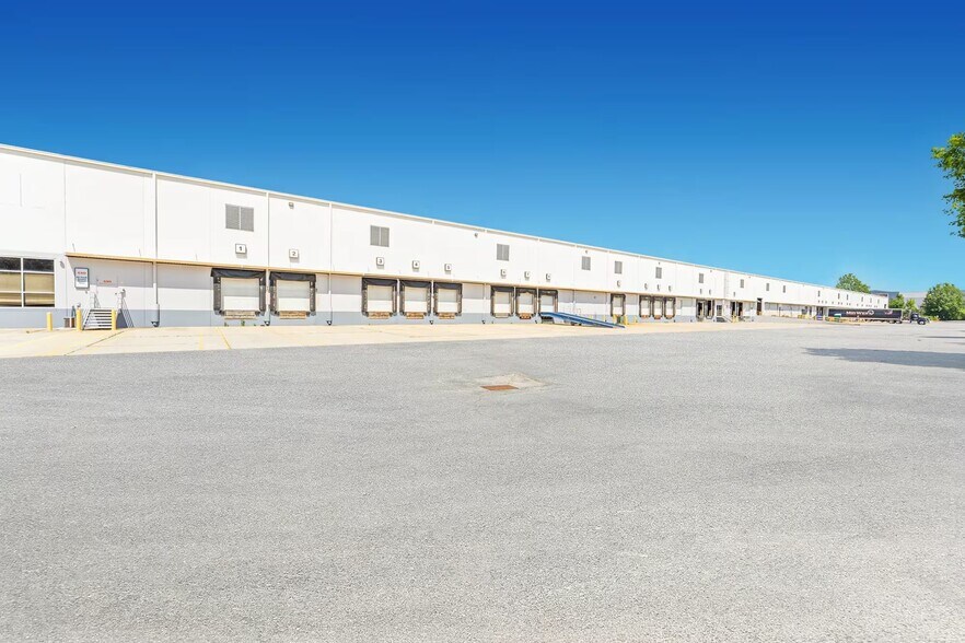 More Photos Of 490 Gallimore Dairy Rd, Greensboro Unknown For Lease