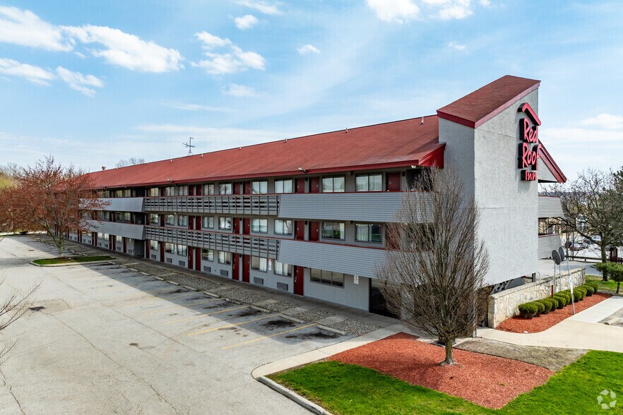 More Photos Of 2939 S Arlington Rd, Akron Hotel For Sale