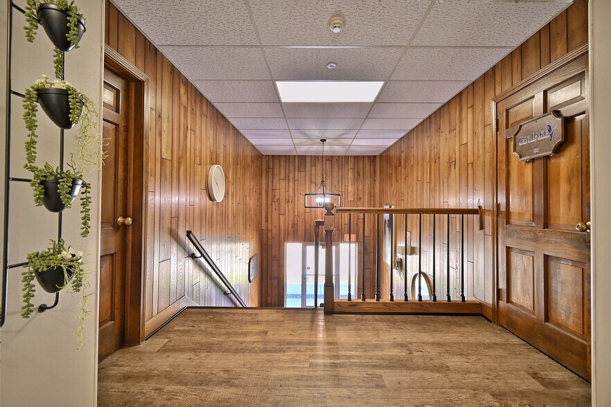 More Photos Of 425 S Adams St, Green Bay Office For Lease