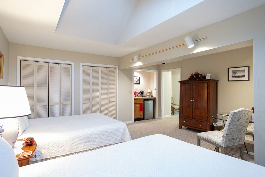 More Photos Of 2 Oak St, West Stockbridge Hospitality For Sale