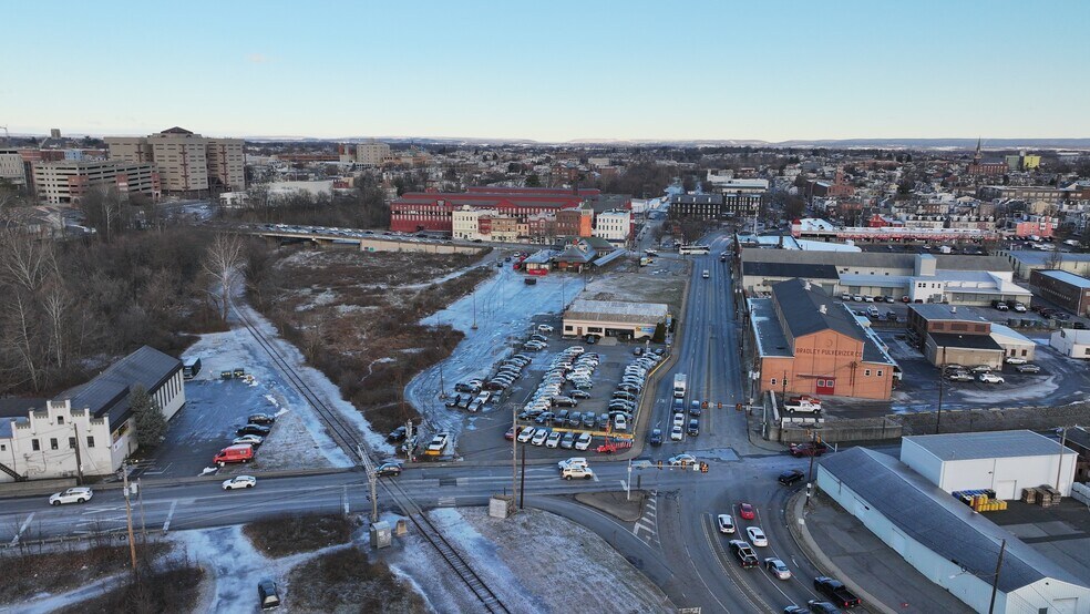 More Photos Of 124 3rd St, Allentown Auto Dealership For Lease