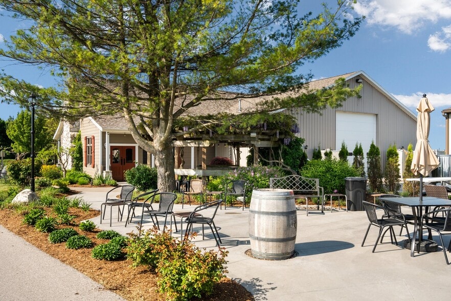 More Photos Of 10343 E Hilltop Rd, Suttons Bay Winery Vineyard For Sale