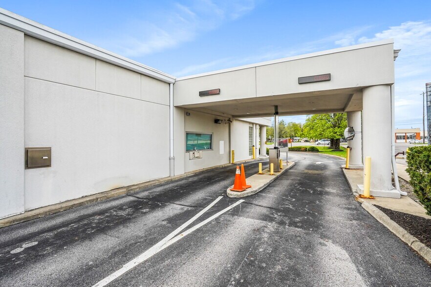 More Photos Of 4000 E Broad St, Whitehall Convenience Store For Sale