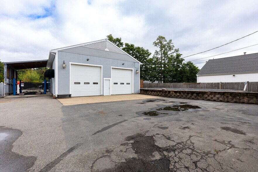 More Photos Of 280 Washington St, North Easton Light Distribution For Sale