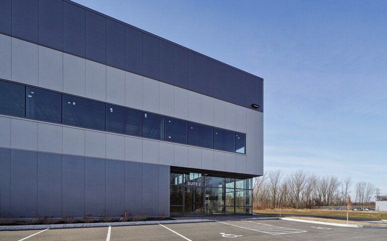 More Photos Of 180 Rue Mcarthur, Salaberry-de-valleyfield Industrial For Lease