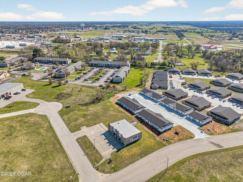 More Photos Of 500 Peachtree Dr, Carthage General Retail For Sale