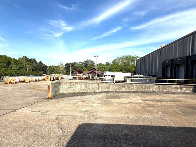 More Photos Of 507 Walker St, Opelika Industrial For Lease