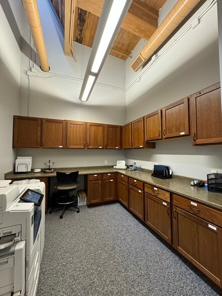 More Photos Of 2200-2300 Sutherland Ave, Knoxville Office For Lease