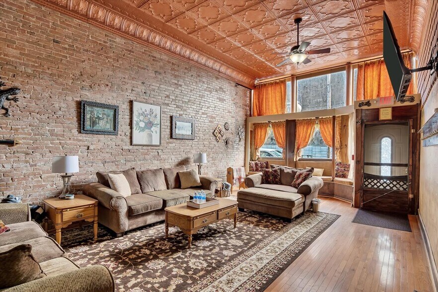 More Photos Of 68 Main St, Whitehall Flex For Sale