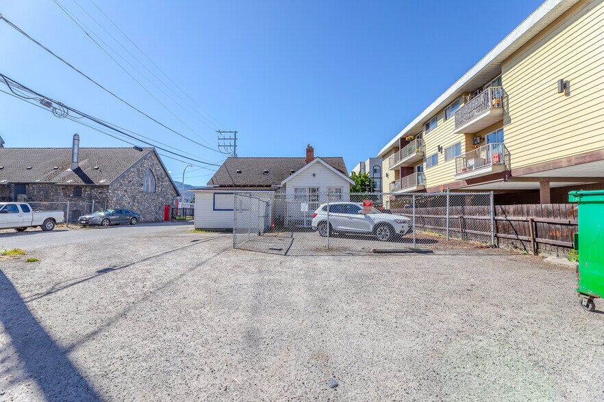 More Photos Of 157 Wade Av W, Penticton Apartments For Sale