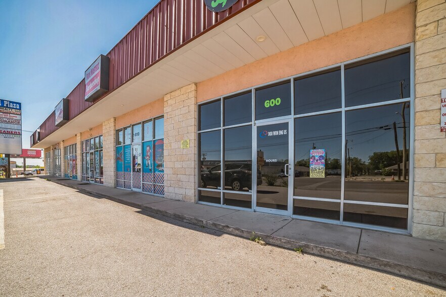 More Photos Of 810 W Rancier Ave, Killeen Unknown For Lease