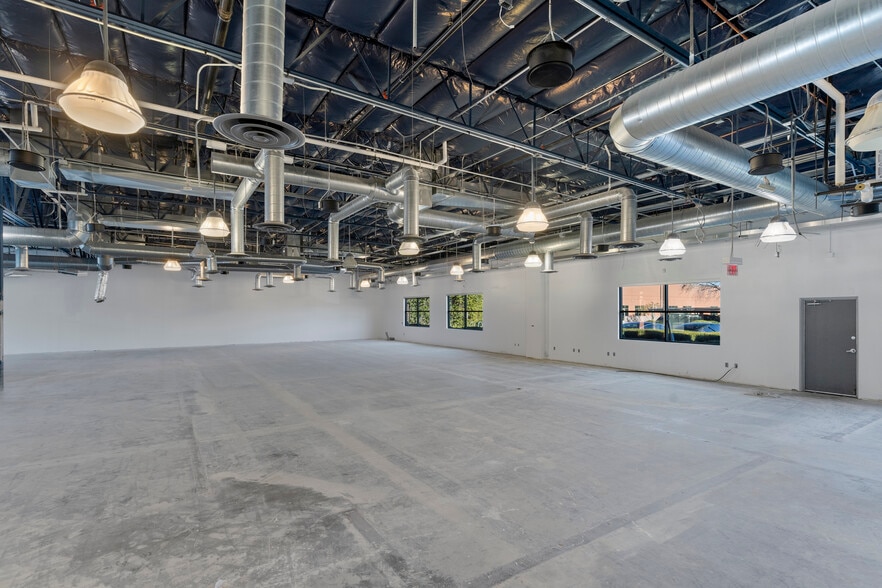 More Photos Of 900 S Pavilion Center Dr, Las Vegas Office For Sale