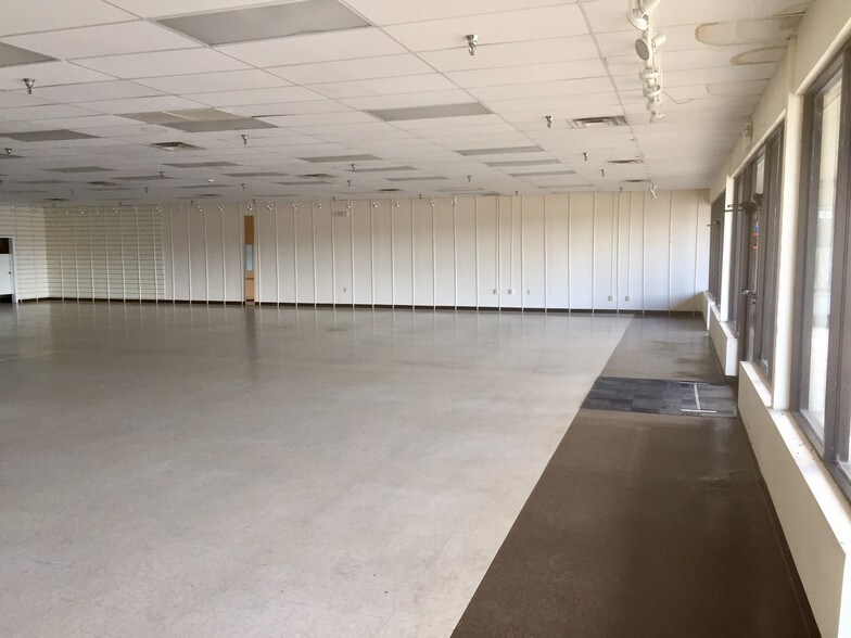 More Photos Of 5600 Milgen Rd, Columbus Storefront For Lease