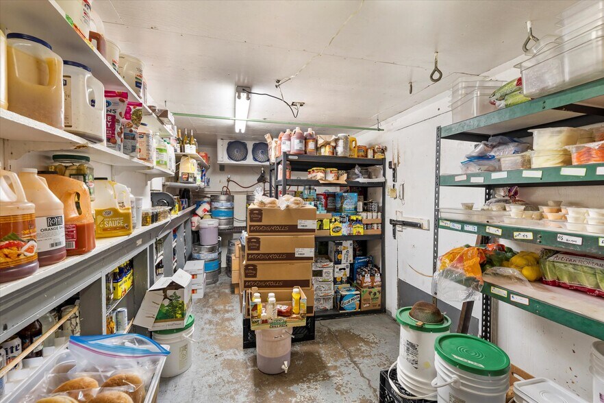 More Photos Of 7000 Graves Creek Rd, Lolo Bar For Sale