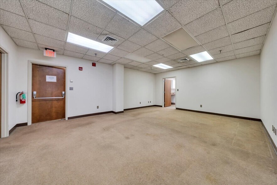 More Photos Of 202-204 S Jefferson St SE, Roanoke Office For Sale