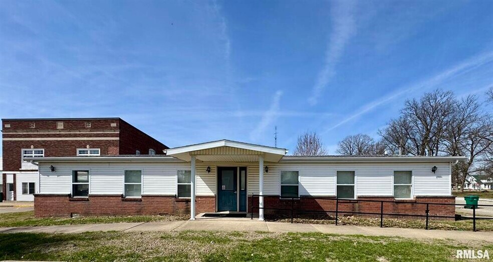 Primary Photo Of 130 N Broadway St, Table Grove Flex For Sale