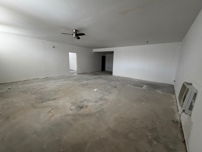 More Photos Of 1185 W Grand Blvd, Corona Storefront Retail Residential For Sale