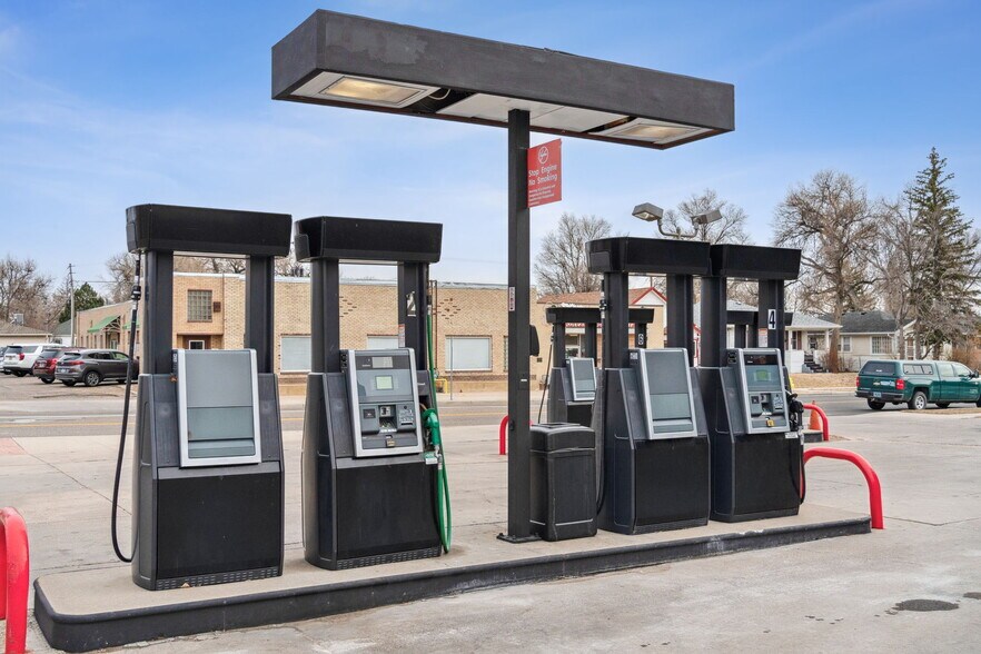 More Photos Of 901 W Pershing Blvd, Cheyenne Service Station For Sale