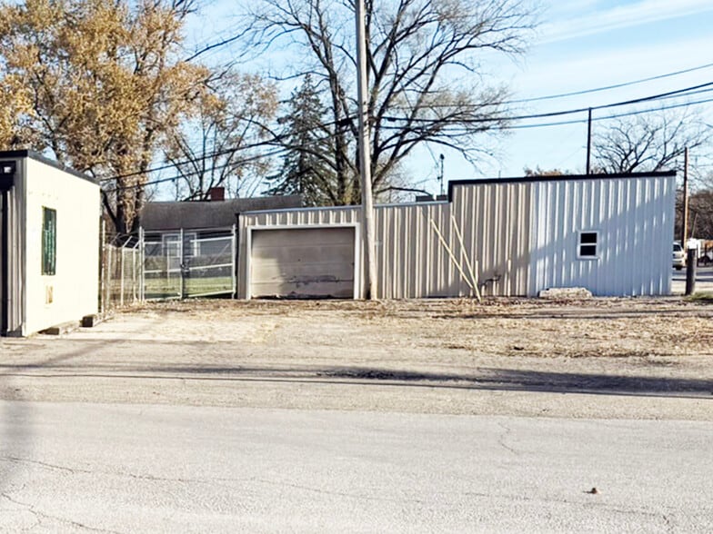 More Photos Of 4700-4702 Southeastern ave, Indianapolis Auto Repair For Sale