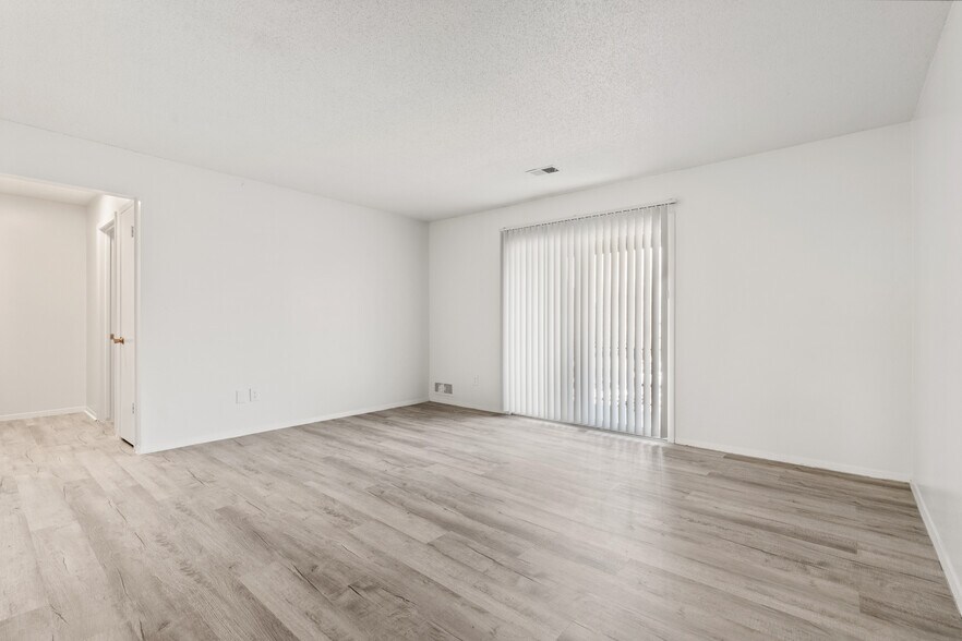 More Photos Of 341 E Loula St, Olathe Apartments For Sale