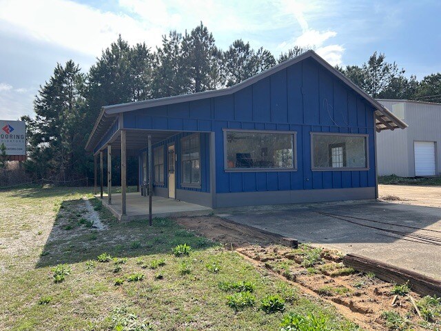 More Photos Of Texas State Hwy 155, Frankston Showroom For Sale