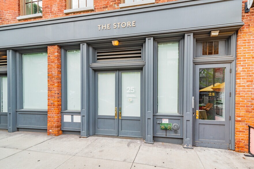 More Photos Of 25-27 Peck Slip, New York Multifamily For Sale