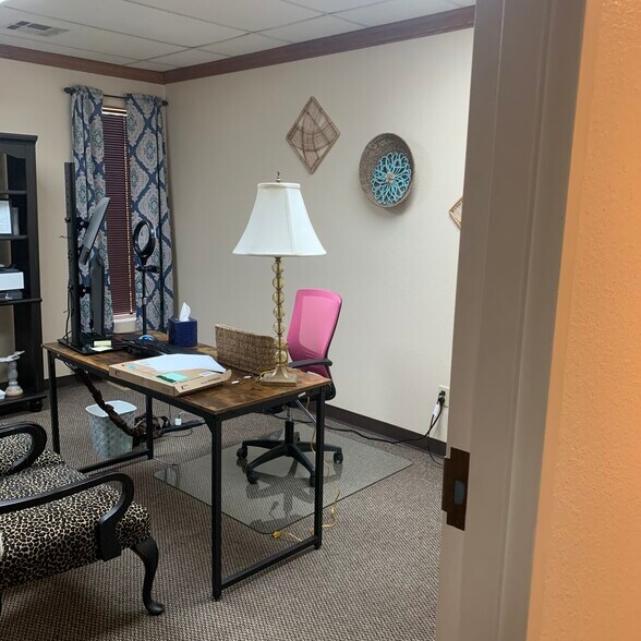 More Photos Of 8524 S Western Ave, Oklahoma City Medical For Sale