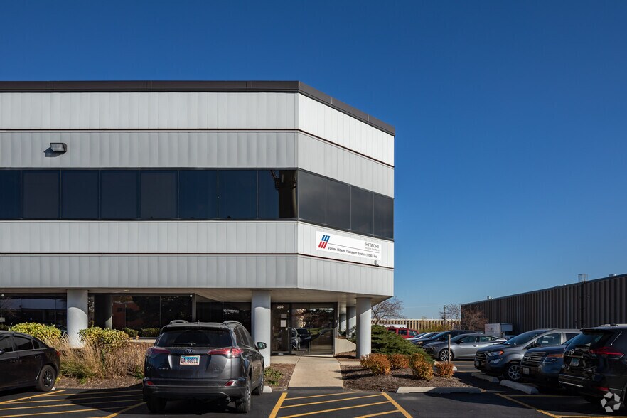 More Photos Of 2501-2575 Allan Dr, Elk Grove Village Warehouse For Lease