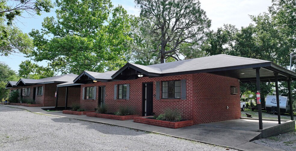 More Photos Of 33700 S 51 Hwy, Wagoner Hotel For Sale