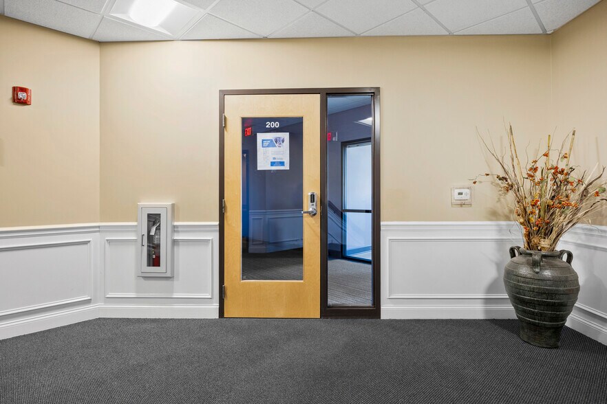 More Photos Of 399 Albany Shaker Rd, Loudonville Freestanding For Lease
