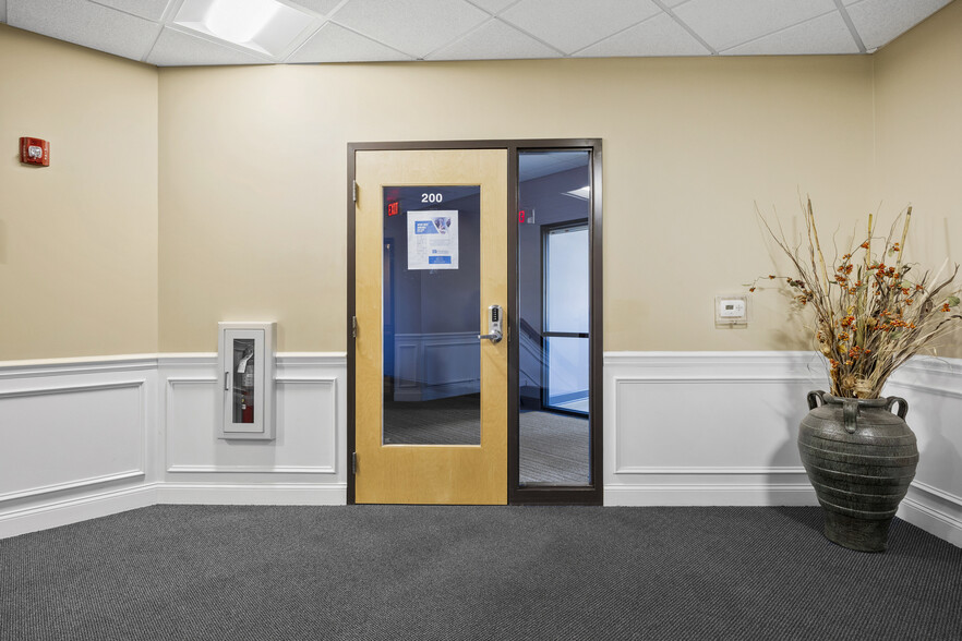 More Photos Of 399 Albany Shaker Rd, Loudonville Freestanding For Lease