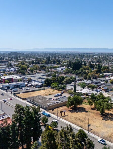 More Photos Of 24471 Mission Blvd, Hayward Freestanding For Sale