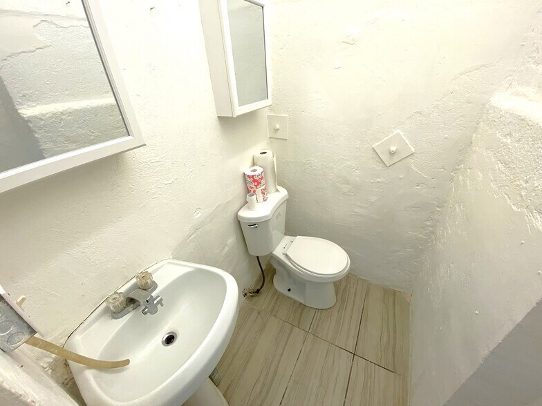 More Photos Of 103-115 E 5th St, Los Angeles Restaurant For Lease