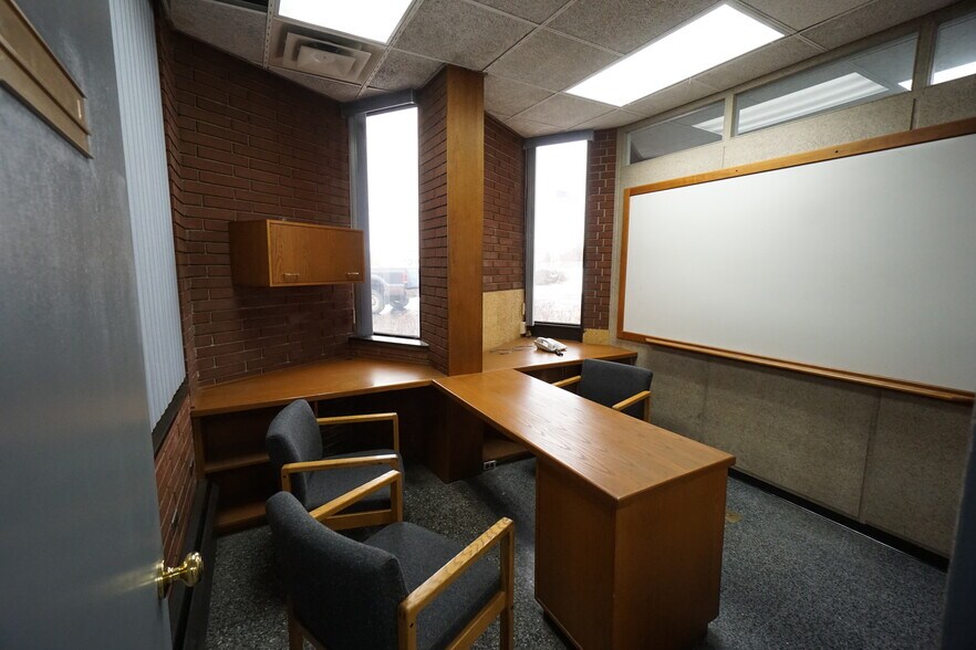 More Photos Of 350 Buell Rd, Rochester Manufacturing For Lease