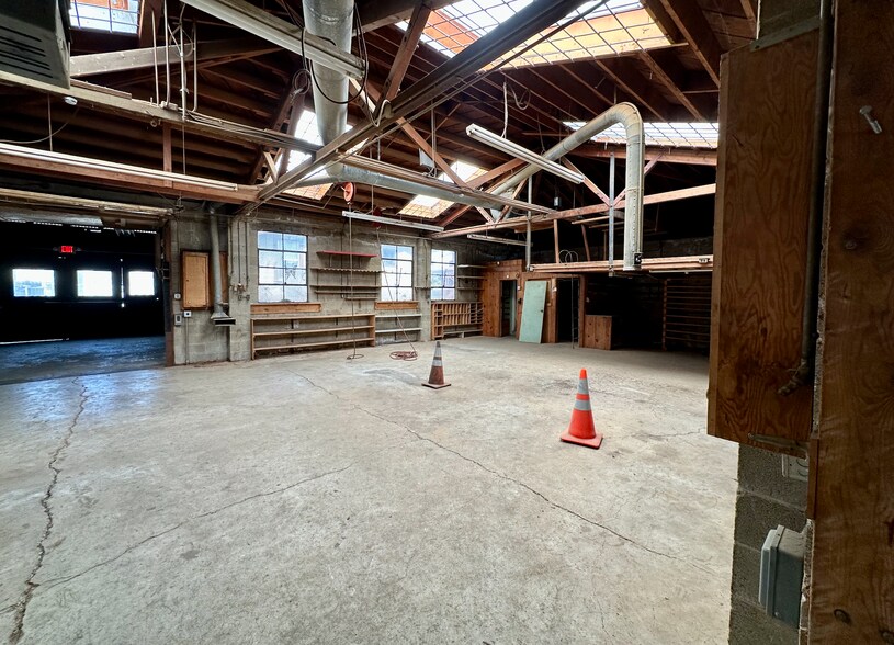 More Photos Of 3615-3617 San Leandro St, Oakland Storefront Retail Residential For Sale