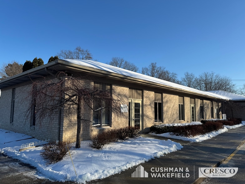 Primary Photo Of 815 Crocker Rd, Westlake Office For Lease