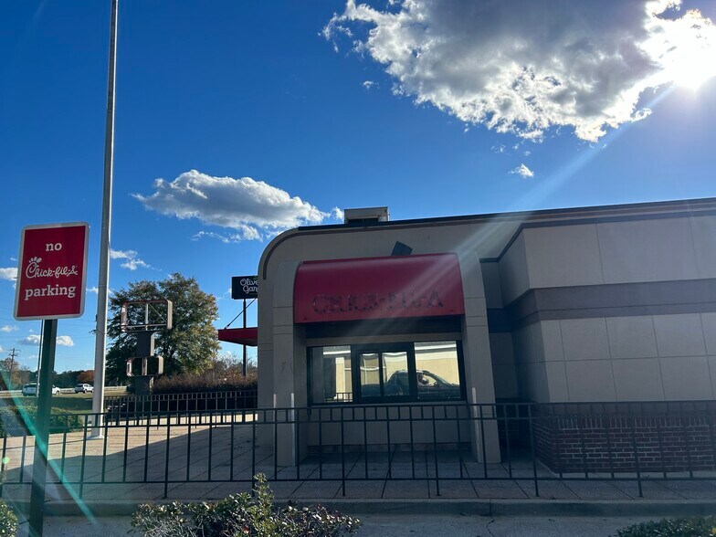 More Photos Of 2014 McFarland Blvd E, Tuscaloosa Fast Food For Lease