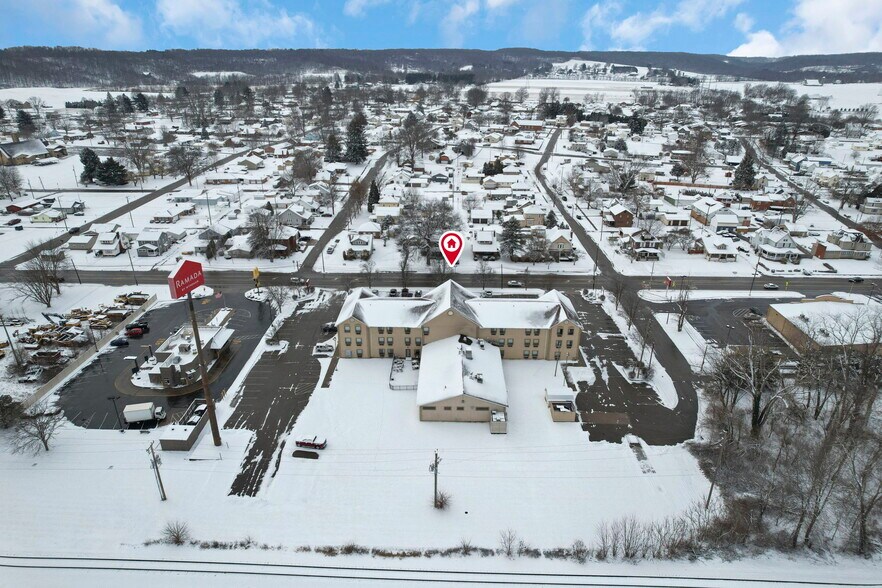 More Photos Of 509 S Wooster Ave, Strasburg Hotel For Sale