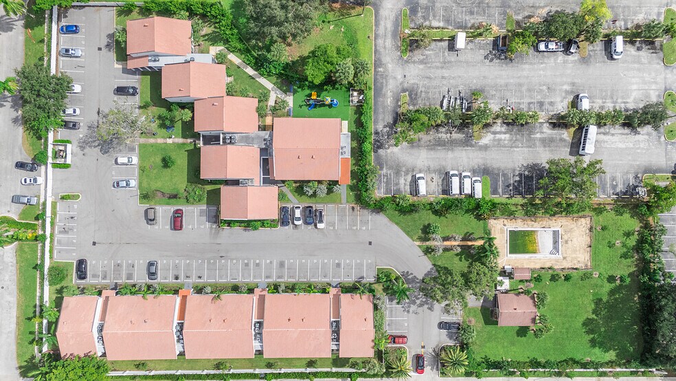 More Photos Of 700-728 SW 81st Ter, North Lauderdale Apartments For Sale