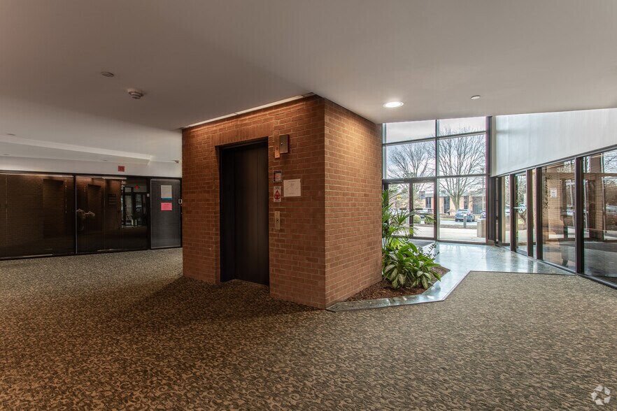 More Photos Of 3055 Kettering Blvd, Kettering Unknown For Lease