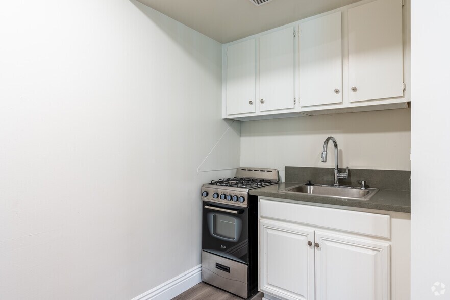 More Photos Of 618-620 W Route 66, Glendora Apartments For Sale