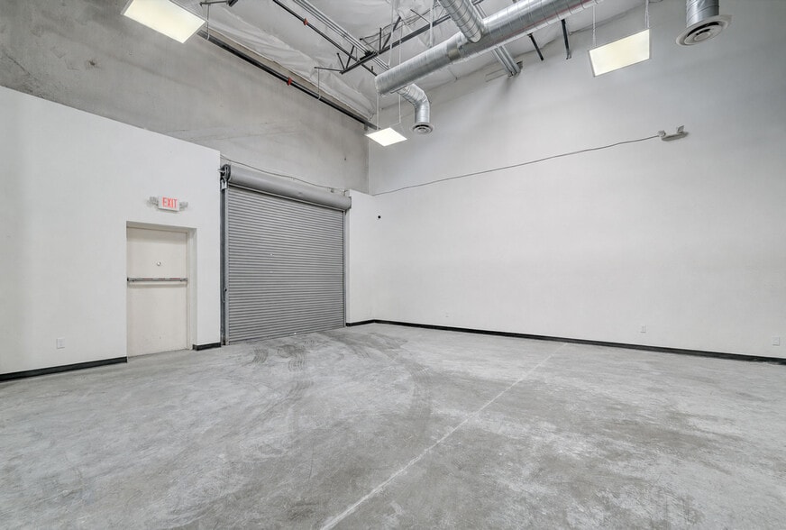 More Photos Of 3068 E Sunset Rd, Las Vegas Warehouse For Sale