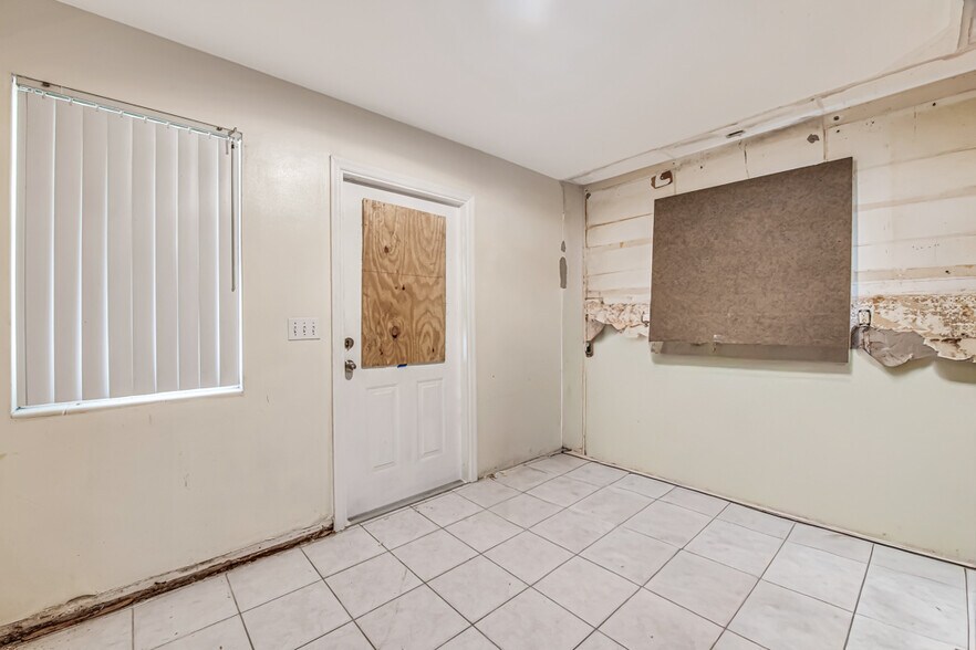More Photos Of 3565 S Jog Rd, Greenacres Office For Sale