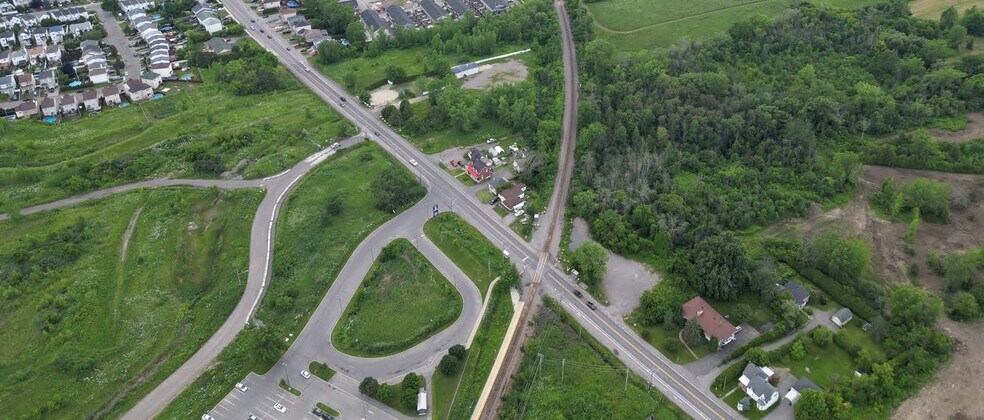 More Photos Of Boul Sainte-Rose, Laval Land For Sale