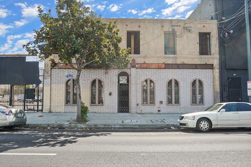 Primary Photo Of 3310 S Main St, Los Angeles Warehouse For Lease
