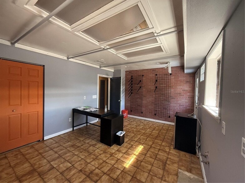 More Photos Of 5610 N Nebraska Ave, Tampa Office For Sale